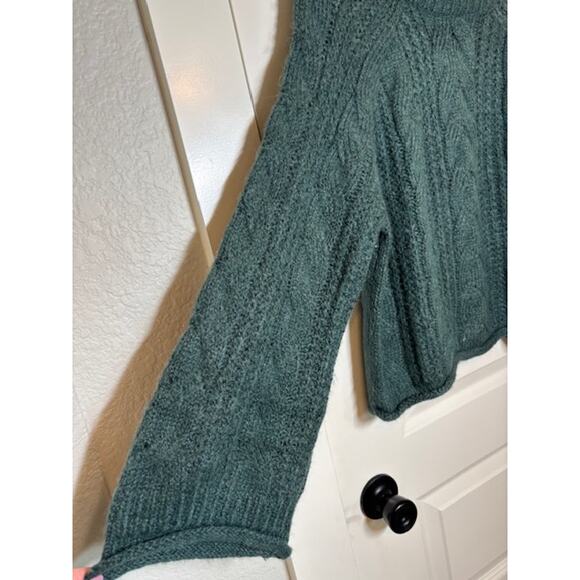 Cable Knit Crewneck Pullover Sweater with Bell Sleeves - Size Large - Picture 4 of 5